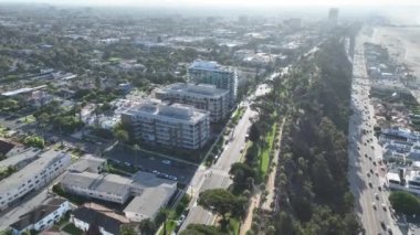 Santa Monica Los Angeles 'ta, Kaliforniya' da. Coast City Peyzajı. Şehir merkezindeki şehir manzarası. Santa Monica Los Angeles 'ta Kaliforniya' da.