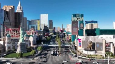 Las Vegas Strip Nevada 'da Las Vegas' ta. Tarihi Turizm Seyahati. Aydınlatılmış Las Vegas Skyline. Las Vegas Strip Nevada 'da Las Vegas' ta.
