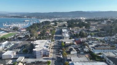 Monterey, Kaliforniya 'daki ana caddede. Doğa Turizmi. Tatil Tatilleri. Kaliforniya 'da Monterey' de ana cadde.