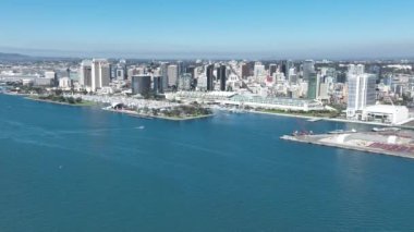 San Diego Körfezi, San Diego, Amerika Birleşik Devletleri. Şehir merkezinin manzarası var. Şehir Sahili. San Diego Körfezi San Diego, Kaliforniya Birleşik Devletleri.