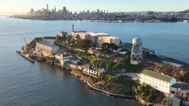 Wyspa Alcatraz San Francisco Kalifornii Stany Zjednoczone Skyline Śródmieściu Transport — Wideo stockowe