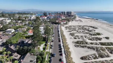 Kaliforniya, San Diego 'da Conorado Plajı. Cennet Sahili Manzarası. Deniz Burnu Limanı. San Diego 'daki Conorado Sahili, Kaliforniya Birleşik Devletleri..