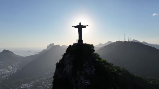 基督是巴西里约热内卢的救世主 Corcovado山 雾的早晨 巴西里约热内卢 地标观察点 基督是巴西里约热内卢的救世主 — 图库视频影像