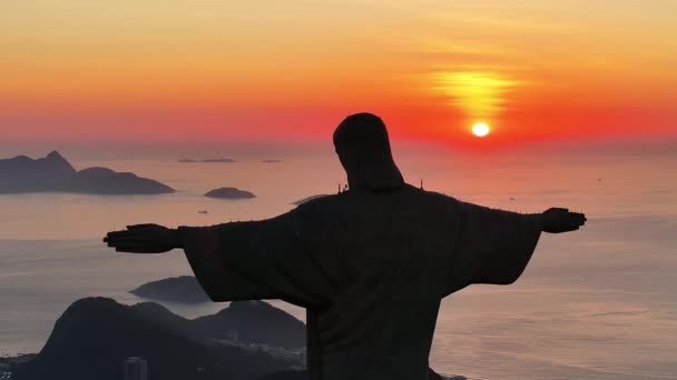 基督是巴西里约热内卢的救世主 Corcovado山 Sugarloaf Hill 巴西里约热内卢 山顶观景台 巴西里约热内卢的基督救世主里约 — 图库视频影像