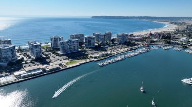 Kaliforniya, San Diego 'da Conorado Plajı. Cennet Sahili Manzarası. Deniz Burnu Limanı. San Diego 'daki Conorado Sahili, Kaliforniya Birleşik Devletleri..