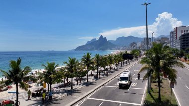 Rio de Janeiro Rio de Janeiro 'daki Ipanema Plajı. Plaj manzarası. Paradisiac Manzarası. Rio De Janeiro Brezilya. Tropik seyahat. Rio de Janeiro 'da Ipanema Plajı Rio de Janeiro Brezilya.