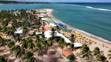 Maceio Alagoas Brezilya 'daki turkuaz su plajının havadan çekimleri. Maceio Alagoas Brezilya 'da Gunga Sahili turizm simgesi. Rahatlama manzarası. Brezilya Kuzeydoğu Sahili.