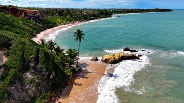 Paraiba Brezilya 'daki Conde' de Coqueirinho Plajı. Plaj manzarası. Seyahat güzergahı. Doğa Arkaplanı. Açık hava antenleri. Conde Paraiba Brezilya 'da Coqueirinho Plajı.