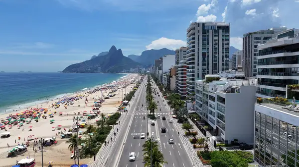 Rio de Janeiro Rio de Janeiro 'daki Ipanema Plajı. Plaj manzarası. Paradisiac Manzarası. Rio De Janeiro Brezilya. Tropik seyahat. Rio de Janeiro 'da Ipanema Plajı Rio de Janeiro Brezilya.