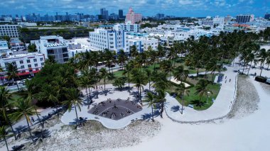 Miami Beach Florida 'da. Miami Beach Birleşik Devletleri. Florida Eyaletindeki Miami Beach sahil manzarası. Seyahat güzergahı. Tropik seyahat.