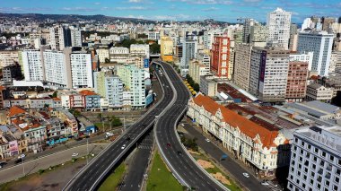Porto Alegre Brezilya. Brezilya 'nın ufuk çizgisi. Rio Grande do Sul Brezilya 'nın Porto Alegre şehrindeki binalar.