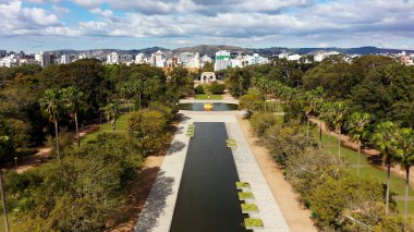 Porto Alegre Brezilya şehir merkezi. Rio Grande do Sul Eyaleti. Şehrin turizm simgesi olan şehir manzarası. Tarihi merkez.