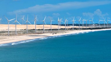 Ceara Brezilya 'daki Canoa Quebrada Plajı' ndaki Aeolian Parkı. Aeolian Enerjisi. Nesil Rüzgarı. Çiftlik Rüzgârı Çiftliği. Ceara Brezilya 'daki Canoa Quebrada Plajı' ndaki Aeolian Parkı.