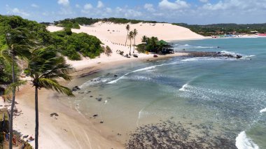 Rio Grande do Norte 'deki Genipabu Sahili' nde Karayip manzarası. Brezilya Kuzeydoğu. Tatil manzarası. Cennet manzarası. Rio Grande do Norte 'deki Genipabu Plajı. Brezilya 'nın kuzeydoğu sahili..