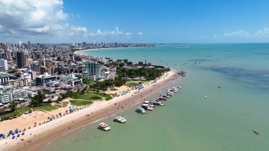 Paraiba Brezilya 'daki Joao Pessoa' da sahil manzarası. Sahil Arkaplanı. Sahil manzarası. Turkuaz Su. Şehir manzarası manzarası. Joao Pessoa 'daki sahil manzarası Paraiba Brezilya.