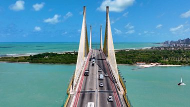 Doğal Başkent Rio Grande do Norte 'deki Cable Stayed köprüsünün panoramik görüntüsü. Brezilya Kuzeydoğu. Şehir merkezindeki şehir merkezi kablosu köprü olarak kaldı. Natal Rio Grande do Norte. Natal Brezilya.