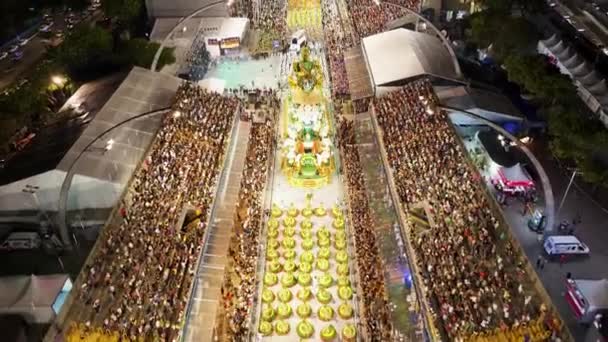圣保罗的桑巴游行 狂欢节游行 旅游吸引力 圣保罗巴西 Anhembi Sambadrome 圣保罗的桑巴游行 令人惊叹的风景 — 图库视频影像
