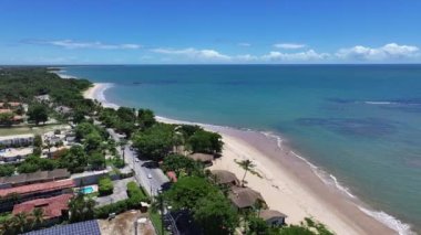 Porto Seguro Bahia Brezilya 'daki Cruzeiro Plajı. Plaj manzarası. Brezilya Kuzeydoğusu. Bahia Brezilya. Deniz Burnu Açık Hava. Porto Seguro Bahia 'daki Cruzeiro Plajı. Brezilya Keşif Sahili.