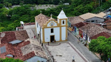 Arraial Dajuda Kilisesi Arraial Dajuda Bahia Brezilya. Ortaçağ Kilisesi. Doğa manzarası. Bahia Brezilya. Turizm arka planı. Arraial Dajuda Kilisesi Arraial Dajuda Bahia. Brezilya Keşif Sahili.