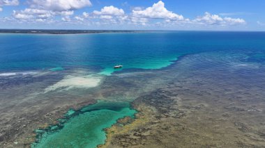 Porto Seguro Bahia Brezilya 'daki De Fora Deniz Parkı' nda. Idyllic Plajı. Doğa manzarası. Bahia Brezilya. Turizm arka planı. Porto Seguro Bahia, Brezilya 'daki Recife De Fora Deniz Parkı.