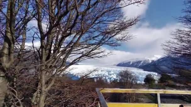 Perito Moreno Footbridge Bij Calafate Patagonië Argentinië Natuurlandschap Gletsjerlandschap Ijsberg — Stockvideo
