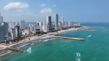 Bolivar Kolombiya, Cartagena De Indias 'taki Boca Grande. Karayip Deniz Pelerini. Şehir merkezinde. Cartagena De Indias, Bolivar Kolombiya 'da. Highrise Binaları Peyzajı. Şehir Manzarası.