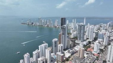 Bolivar Kolombiya 'daki Cartagena Das Indias Modern Bölgesi. Karayip Deniz Pelerini. Şehir merkezinde. Cartagena Das Indias, Bolivar Kolombiya 'da. Highrise Binaları Peyzajı. Şehir Manzarası.