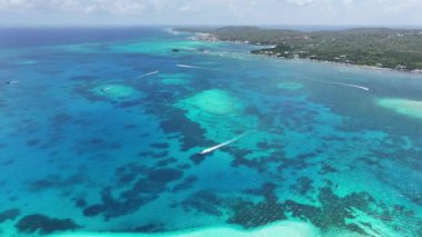 San Andres Providencia 'daki Caribbean Skyline Santa Catalina Kolombiya' da. Kolombiya Karayip Sahili. Mavi Deniz Arkaplanı. San Andres Providencia 'da, Santa Catalina Kolombiya' da. Turizm Arazisi.