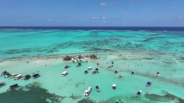 San Andres Providencia 'daki Rose Cay Santa Catalina Kolombiya' da. Plaj manzarası. Karayip Cenneti. San Andres Providencia 'da, Santa Catalina Kolombiya' da. Deniz Burnu Açık Hava. Doğa Turizmi.