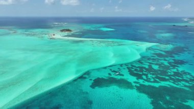 San Andres Providencia 'daki Akvaryum Körfezi. Santa Catalina Kolombiya. Plaj manzarası. Karayip Cenneti. San Andres Providencia 'da, Santa Catalina Kolombiya' da. Deniz Burnu Açık Hava. Doğa Turizmi.