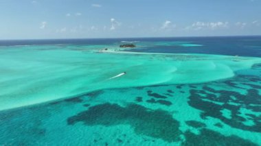 San Andres Providencia 'daki Caribbean Skyline Santa Catalina Kolombiya' da. Kolombiya Karayip Sahili. Mavi Deniz Arkaplanı. San Andres Providencia 'da, Santa Catalina Kolombiya' da. Turizm Arazisi.