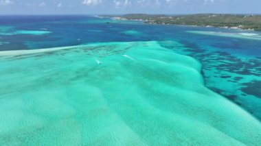 San Andres Providencia 'da Blue Bay Water Santa Catalina Kolombiya' da. Kolombiya Karayip Sahili. Mavi Deniz Arkaplanı. San Andres Providencia 'da, Santa Catalina Kolombiya' da. Turizm Arazisi.