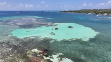 San Andres Providencia 'daki El Palito Santa Catalina Kolombiya' da. Kolombiya Karayip Sahili. Mavi Deniz Arkaplanı. San Andres Providencia 'da, Santa Catalina Kolombiya' da. Turizm arazisi. Doğa Deniz Burnu.