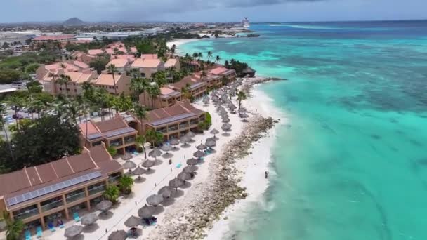 Strandnära Resort Oranjestad Karibien Nederländerna Aruba Karibiska Stranden Blå Havets — Stockvideo