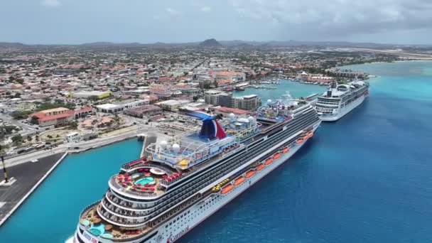 Caribbean Cruise Oranjestad Caribbean Netherlands Aruba Caribbean Cruise Ship Downtown — Vídeos de Stock