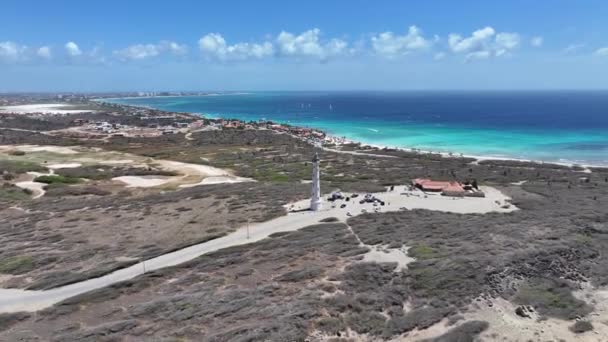 California Lighthouse Noord Oranjestad Aruba Caribisch Strand Blauwe Zee Achtergrond — Stockvideo