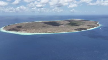 Klein Bonaire Sahili Kralendijk, Bonaire Hollanda Antilleri. Plaj manzarası. Karayip Adası. Bonaire Hollanda Antilleri 'nde Kralendijk. Deniz Burnu Açık Hava. Doğa Turizmi.