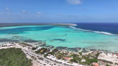 Bonaire Hollanda 'daki Kralendijk Karayip Sahili Antilleri. Plaj manzarası. Karayip Adası. Bonaire Hollanda Antilleri 'nde Kralendijk. Deniz Burnu Açık Hava. Doğa Turizmi.