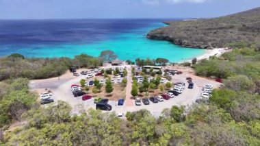 Hollanda, Willemstad 'daki Kenepa Grandi Plajı Curacao. Plaj manzarası. Karayip Adası. Hollanda 'daki Willemstad Curacao. Deniz Burnu Açık Hava. Doğa Turizmi.