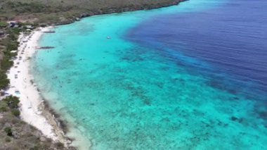 Hollanda 'daki Willemstad' da Porto Marie Plajı Curacao. Plaj manzarası. Karayip Adası. Hollanda 'daki Willemstad Curacao. Deniz Burnu Açık Hava. Doğa Turizmi.