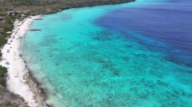 Hollanda 'daki Willemstad' da Porto Marie Plajı Curacao. Plaj manzarası. Karayip Adası. Hollanda 'daki Willemstad Curacao. Deniz Burnu Açık Hava. Doğa Turizmi.