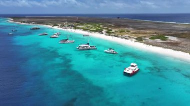 Klein Curacao Plajı, Hollanda, Willemstad Curacao. Plaj manzarası. Karayip Adası. Hollanda 'daki Willemstad Curacao. Deniz Burnu Açık Hava. Doğa Turizmi.