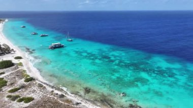 Klein Curacao Plajı, Hollanda, Willemstad Curacao. Plaj manzarası. Karayip Adası. Hollanda 'daki Willemstad Curacao. Deniz Burnu Açık Hava. Doğa Turizmi.