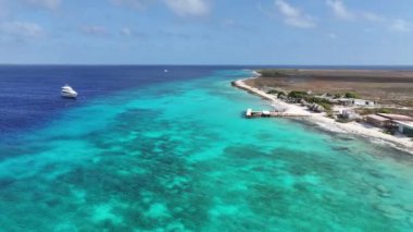 Klein Curacao Plajı, Hollanda, Willemstad Curacao. Plaj manzarası. Karayip Adası. Hollanda 'daki Willemstad Curacao. Deniz Burnu Açık Hava. Doğa Turizmi.