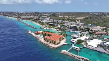 Hollanda, Willemstad Curacao 'daki Deniz Akvaryumu. Idyllic Plajı. Doğa manzarası. Hollanda 'daki Willemstad Curacao. Turizm arka planı. Ada Deniz Burnu.