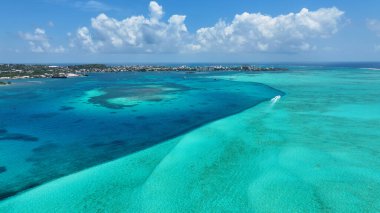 San Andres Providencia 'daki Akvaryum Körfezi. Santa Catalina Kolombiya. Plaj manzarası. Karayip Cenneti. San Andres Providencia 'da, Santa Catalina Kolombiya' da. Deniz Burnu Açık Hava. Doğa Turizmi.