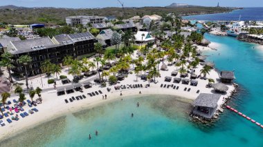 Hollanda, Willemstad 'daki Mambo Plajı Curacao. Idyllic Plajı. Doğa manzarası. Hollanda 'daki Willemstad Curacao. Turizm arka planı. Ada Deniz Burnu.