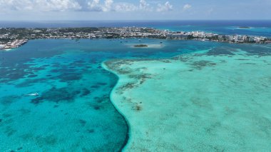 San Andres Providencia 'daki Karayip Suyu Santa Catalina Kolombiya. Kolombiya Karayip Sahili. Mavi Deniz Arkaplanı. San Andres Providencia 'da, Santa Catalina Kolombiya' da. Turizm Arazisi.