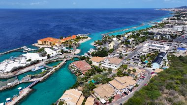 Curacao Skyline, Hollanda, Willemstad Curacao 'da. Plaj manzarası. Karayip Adası. Hollanda 'daki Willemstad Curacao. Deniz Burnu Açık Hava. Doğa Turizmi.