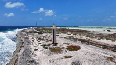 Bonaire Hollanda 'daki Kralendijk Deniz Feneri Bonaire Antilleri. Plaj manzarası. Karayip Adası. Bonaire Hollanda Antilleri 'nde Kralendijk. Deniz Burnu Açık Hava. Doğa Turizmi.